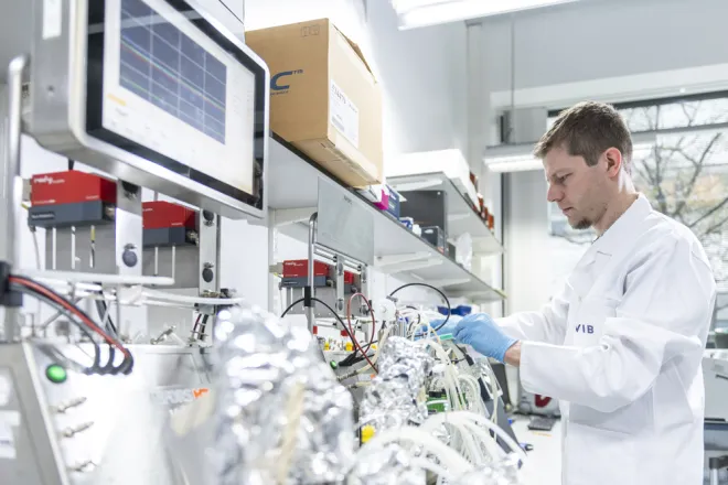 Mathijs controls Multifors instrument